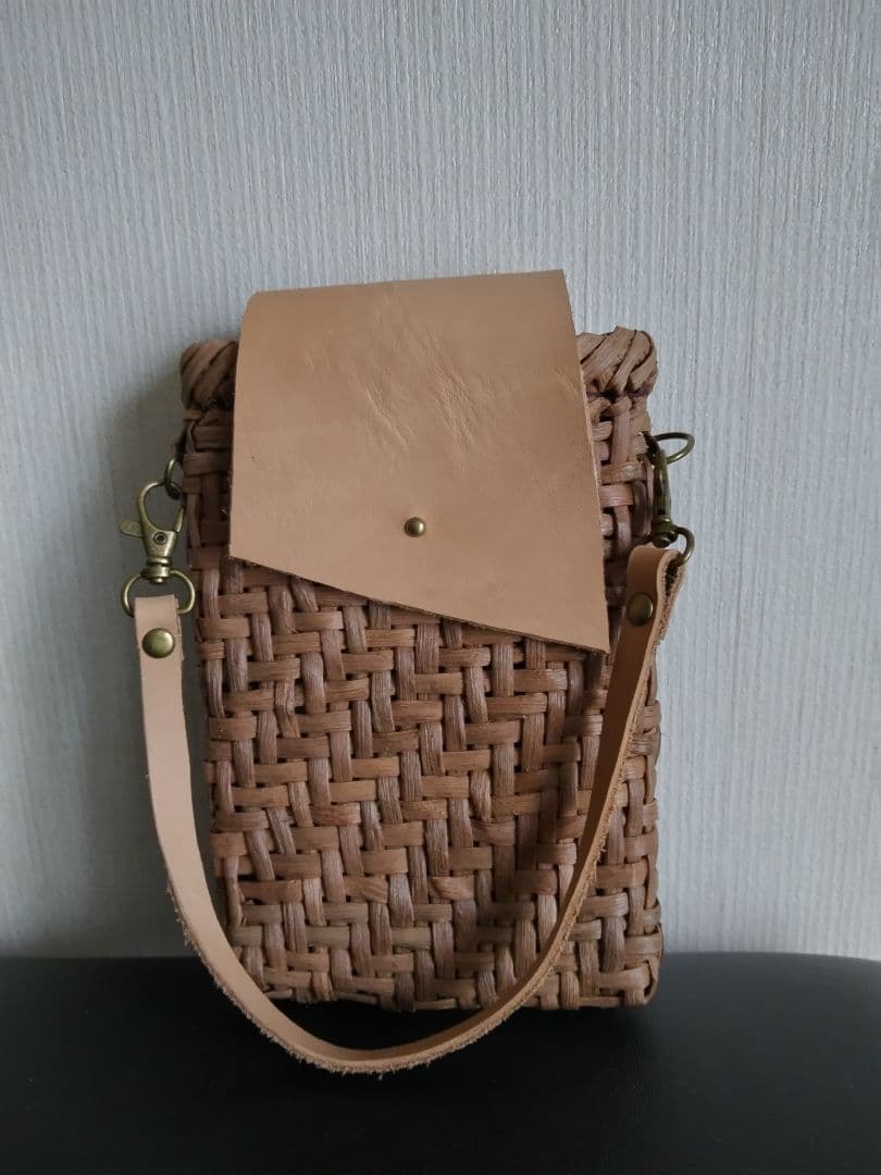 山葡萄のポシェット。スマホ入れ