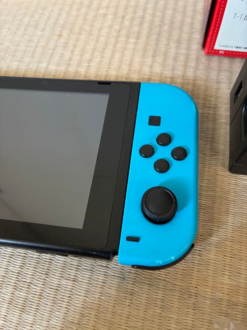 ニンテンドーSwitch 本体　コントローラー×2セット！