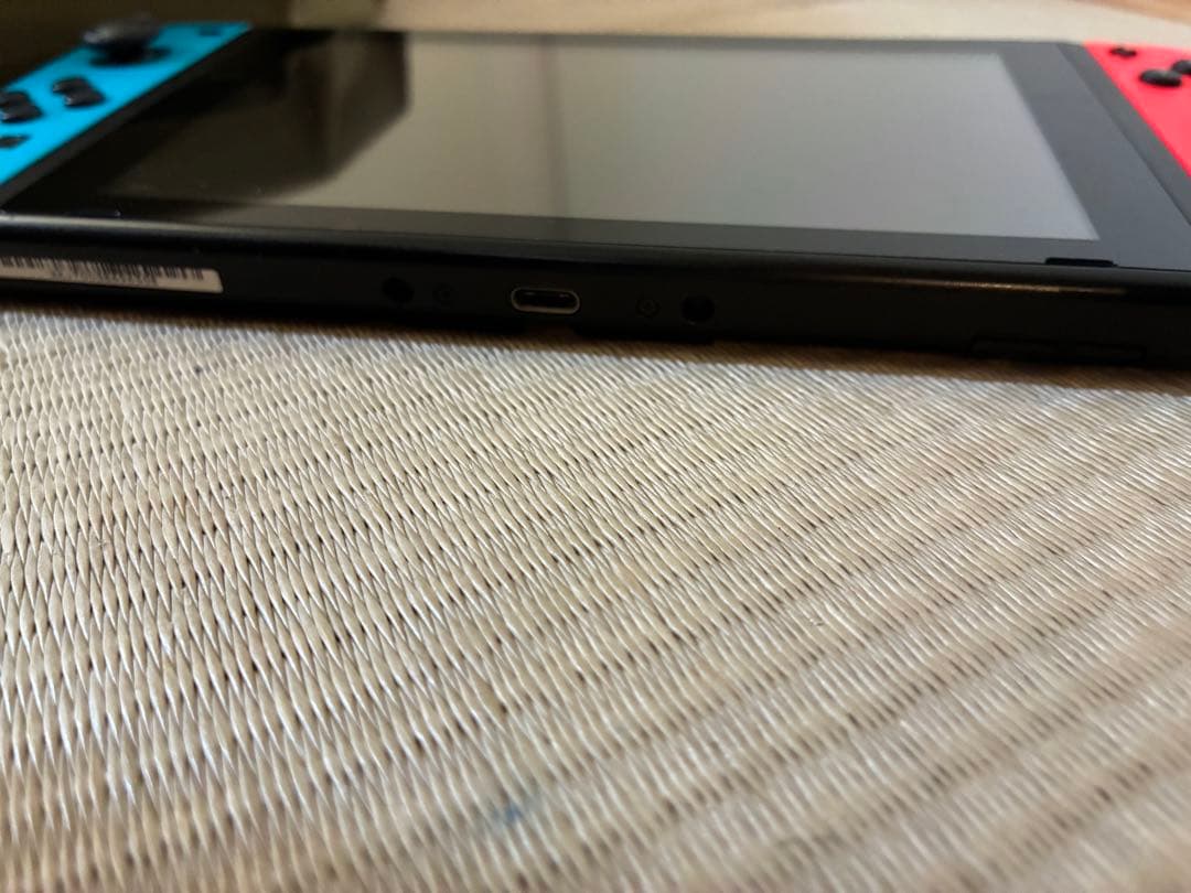 ニンテンドーSwitch 本体　コントローラー×2セット！