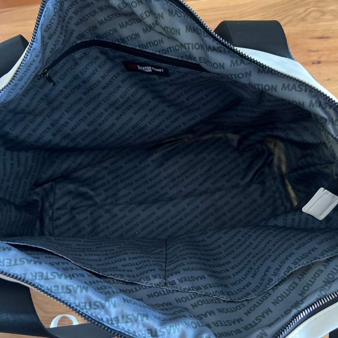 マスターバニーロッカーバック