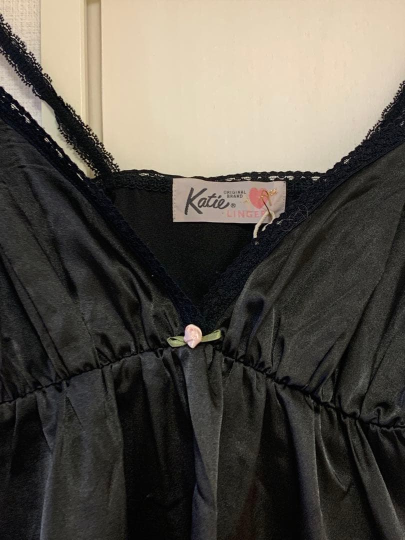 Katie. ランジェリー キャミ ブラック