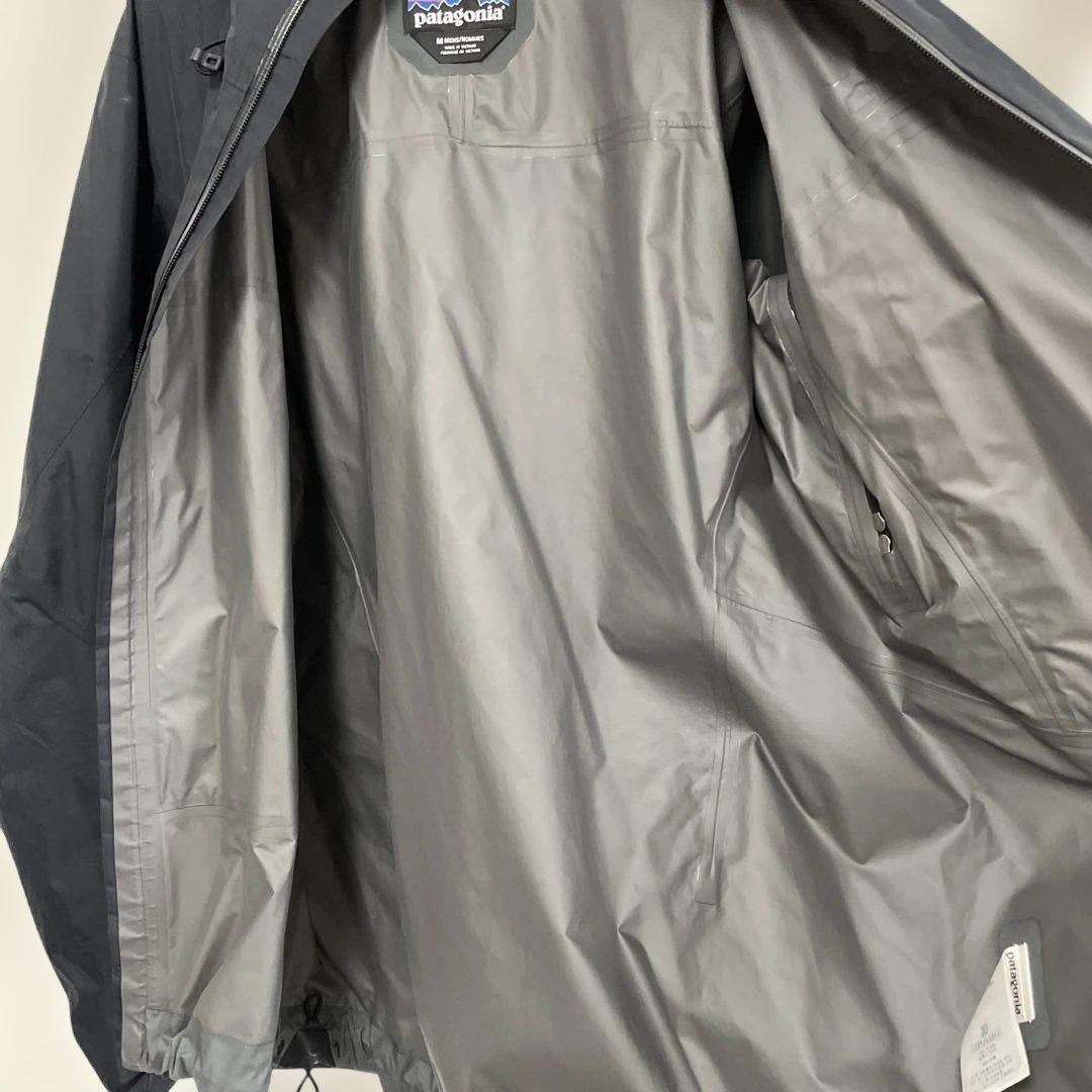 patagonia 黒 ナイロンジャケット フード付き