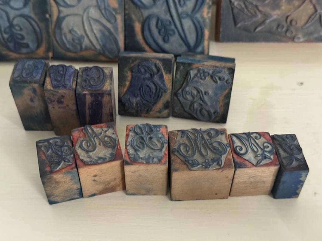 フランスアンティーク　モノグラム　刺繍　木製スタンプセット