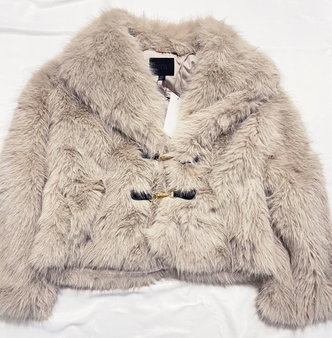 新品 ZARA ショートフェイクファーコート トグルボタン Lサイズ