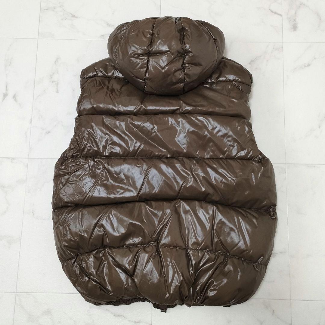 【新品タグ付き】デュベティカ　ダウンベスト　MAGNETE　光沢　ブラウン　46