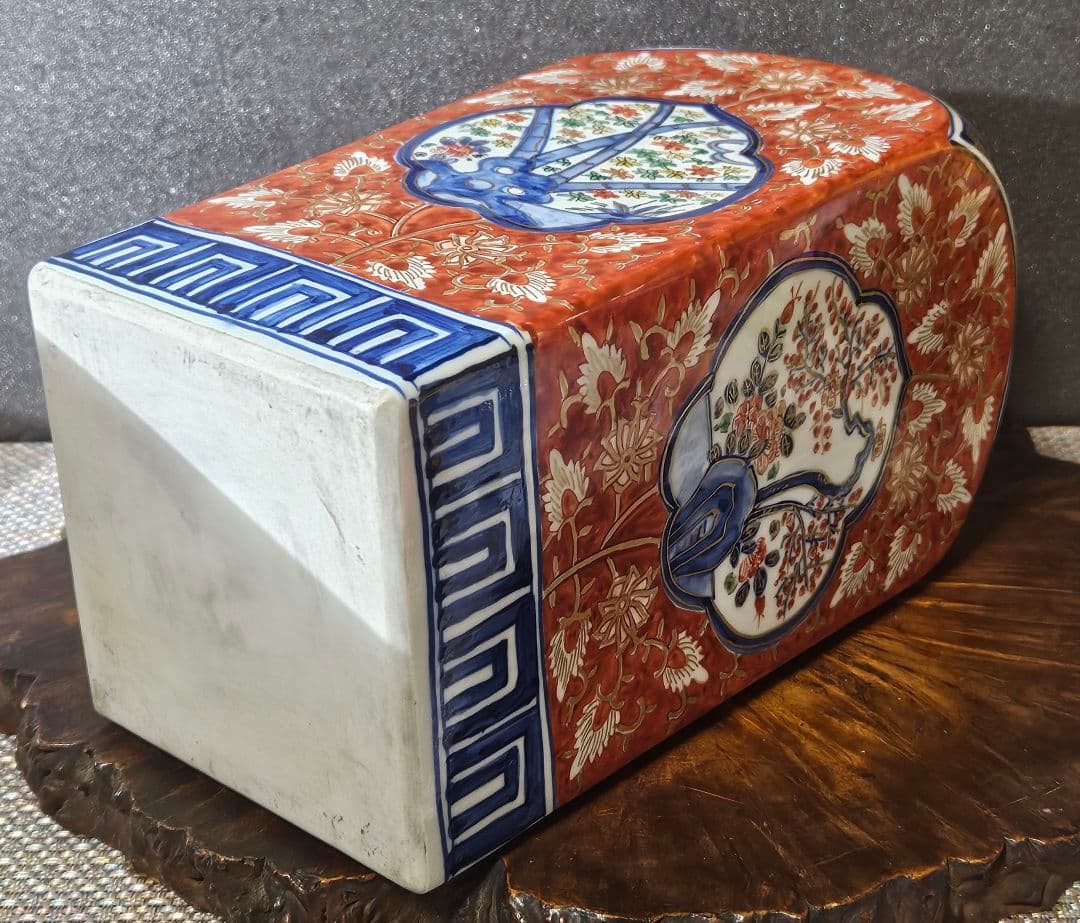 有田焼　金彩色絵　古伊万里写し　四方瓶 四方徳利　花入れ　インテリア　オブジェ