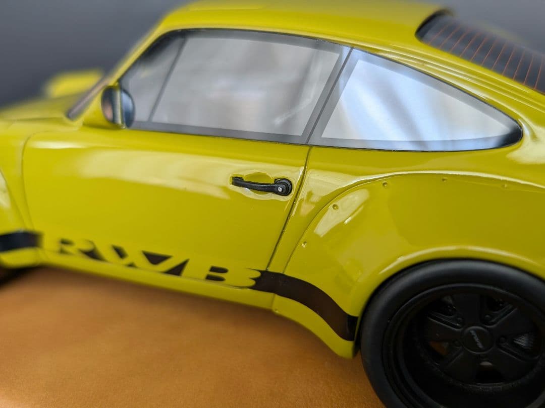 GTスピリット 1/18 PORSCHE 911 RWB カーキグリーン