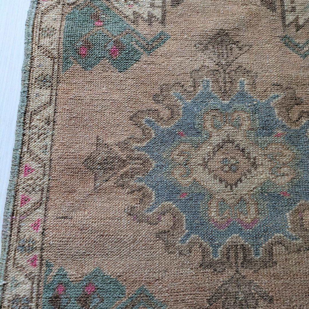 52×88 メダリオン　オレンジベージュ　トルコヴィンテージラグ　ミニサイズ