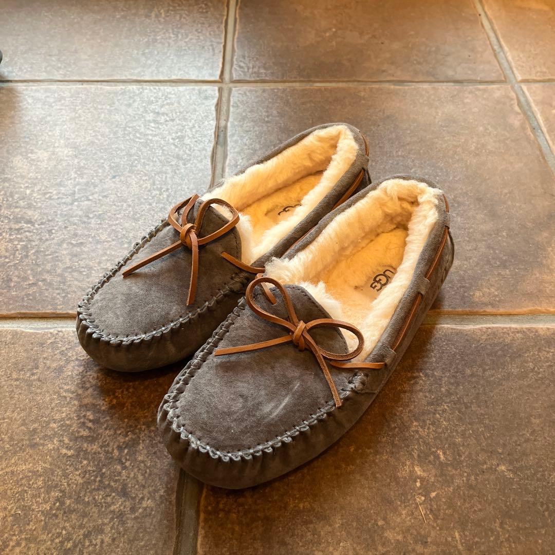 美品　試着のみUGG ANSLEY アンスレー ライトグレー 23cm