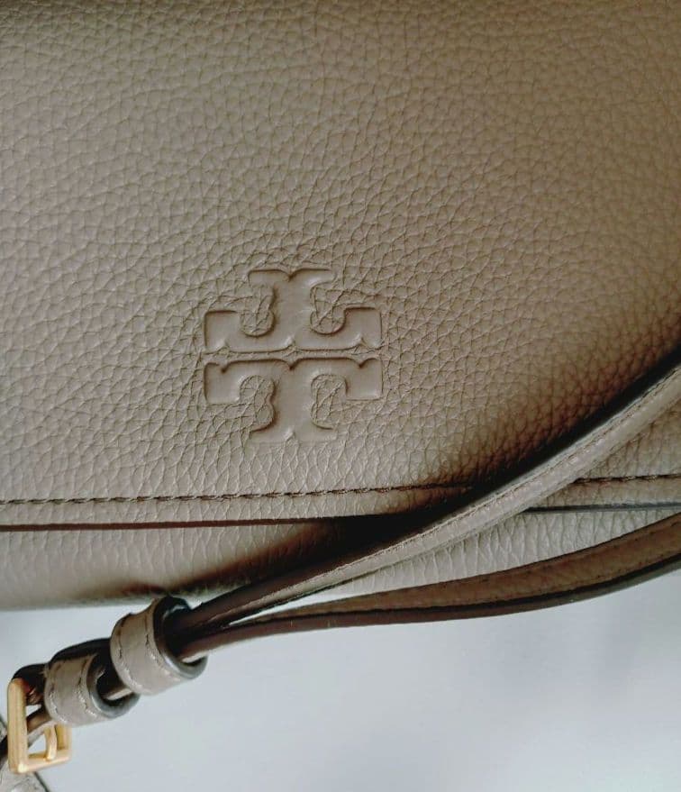 ★専用★タグ付き☆TORY BURCH レザー フラップ ウォレット ポーチ付