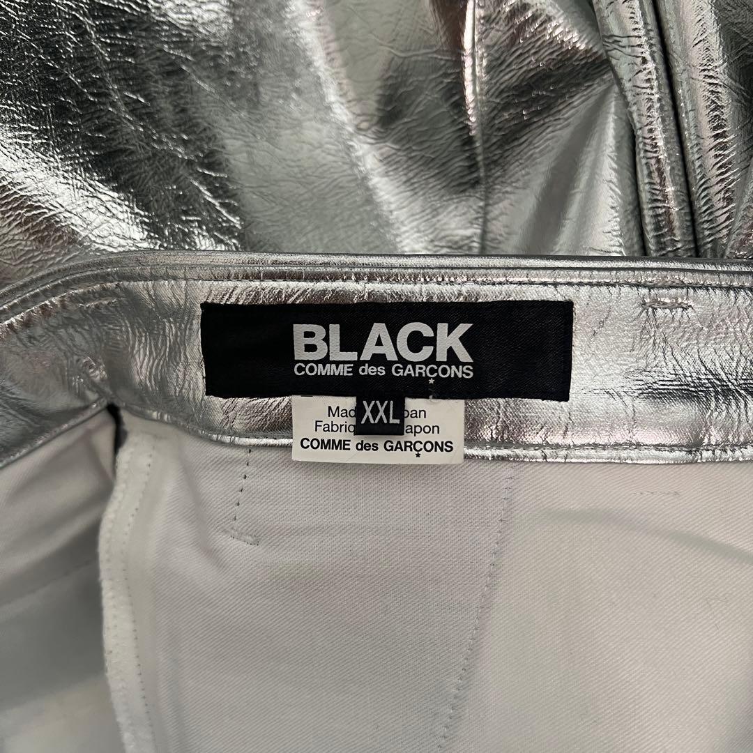 ブラックコムデギャルソン 24SS シルバー アシンメトリー ショートパンツ