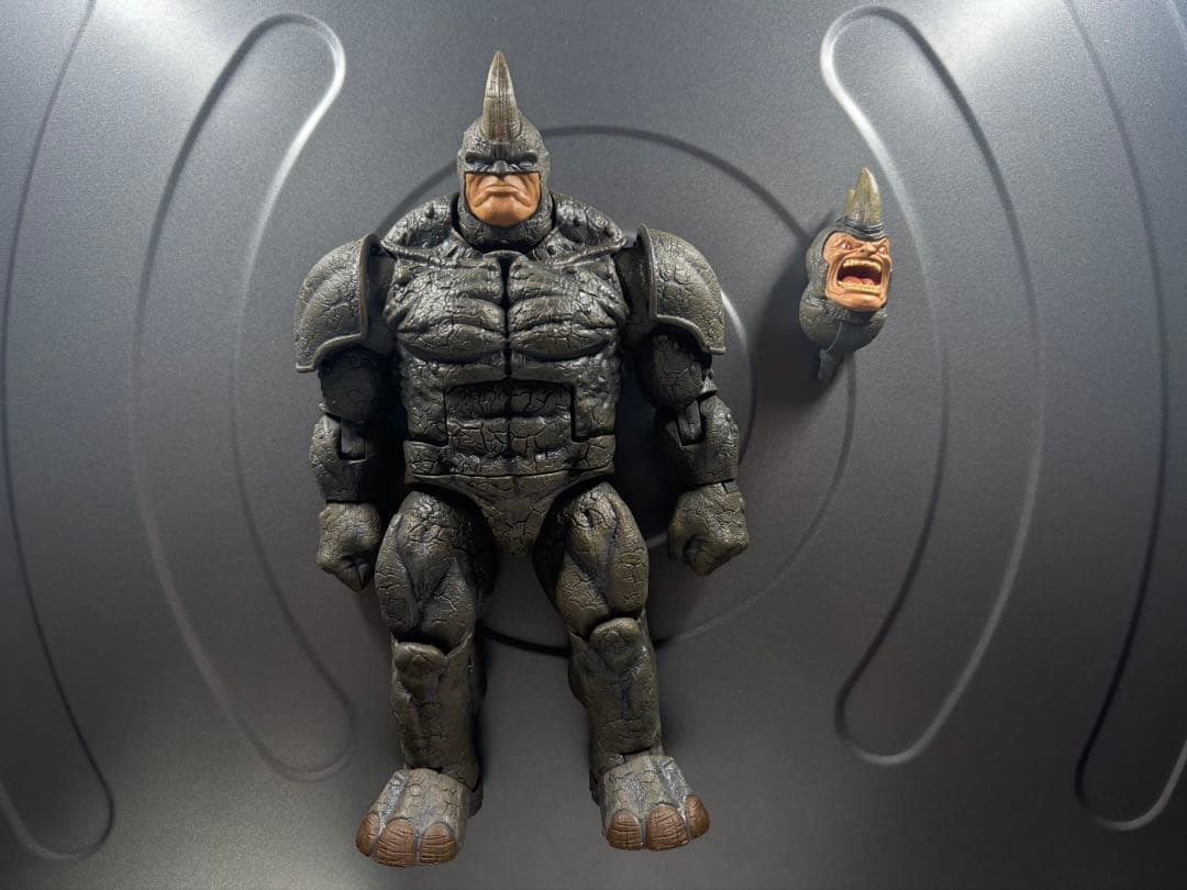 T*y様 マーベルレジェンド　ライノ　ビルド