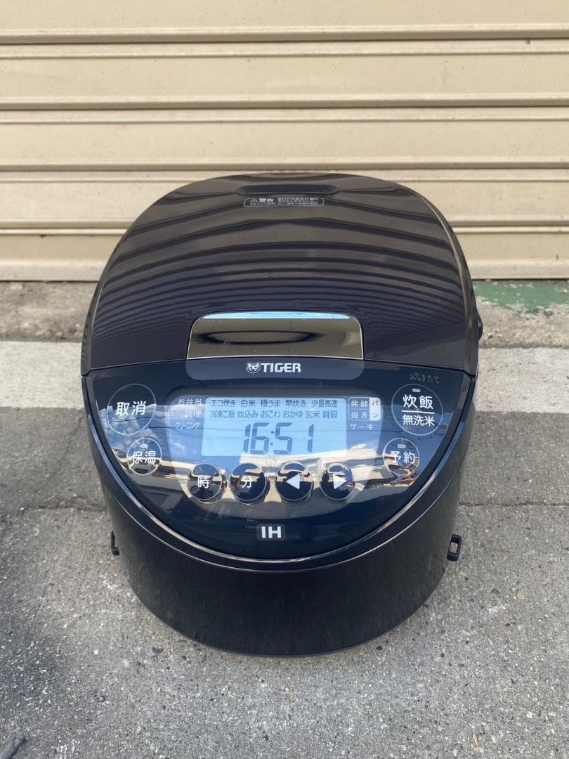 「A638」タイガー IH炊飯ジャー JPW-10E3 23年製 5.5合炊き