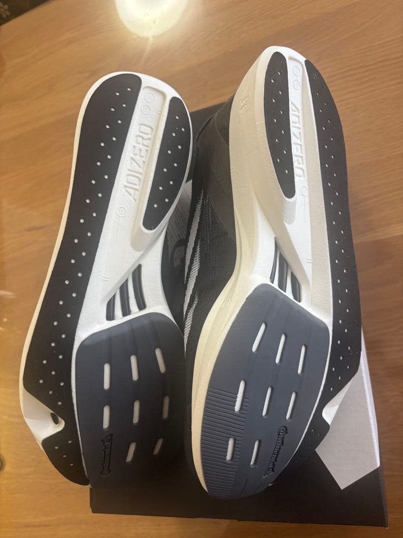 【新品・未使用】アディダス アディゼロ タクミ セン 10（26.0cm）