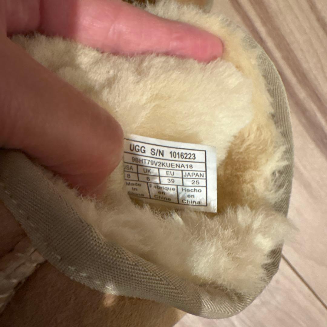 ち*み様 1回着用のみ！公式ショップ購入UGG Classic Shortムート