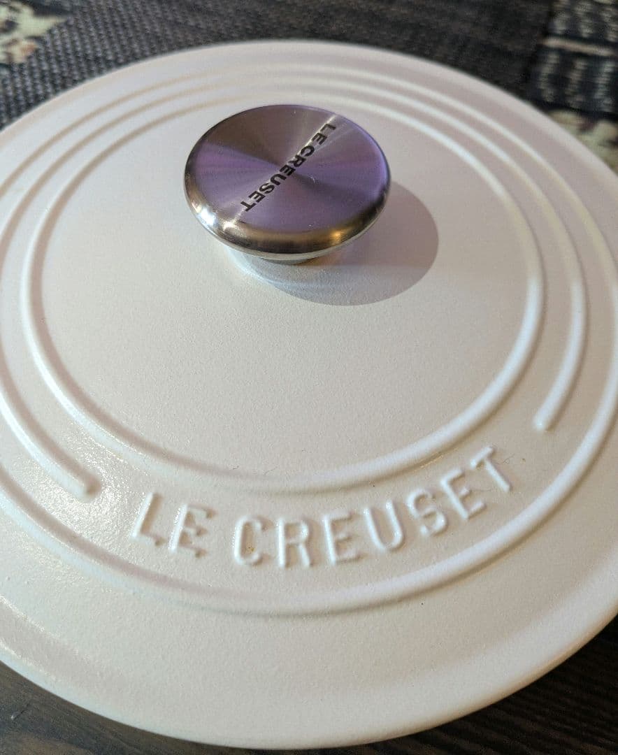 【美品】LE CREUSET ルクルーゼ　ココットロンド22cm ホワイト