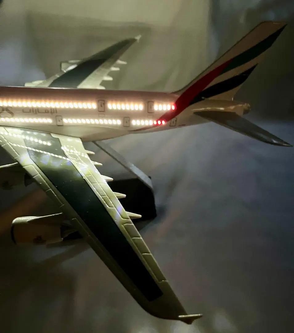 Aircraft Model　エミレーツ航空｜Airbus A380｜ライト点灯