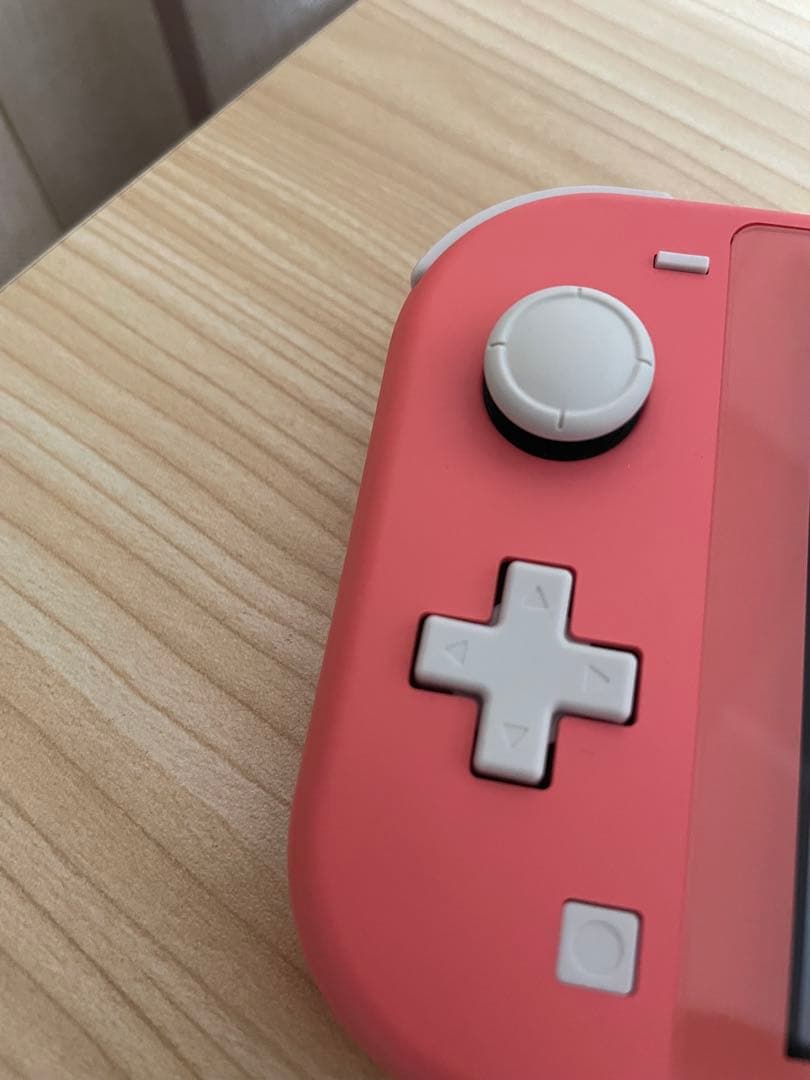 Nintendo Switch Lite Coral 本体　純正ケース