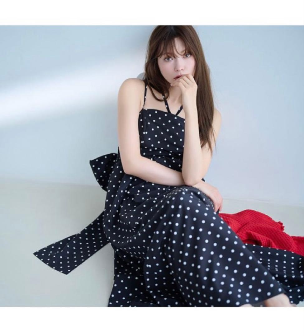 新品タグ付 リリーブラウン ボリュームリボン2wayワンピース 1 黒×白