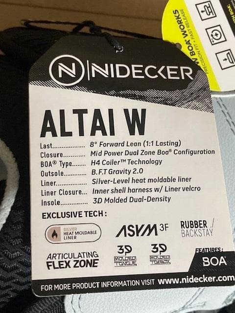 値下げ 定価￥52,800 ナイデッカー ALTAI W Cloud 23cm