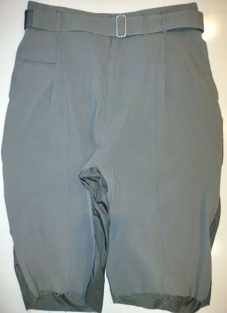 The viridi-anne 強撚二重織り七分丈パンツ