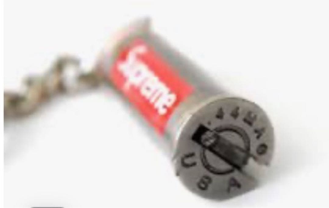 Supreme 弾薬型キーホルダー ナイフ付き 新品・未開封
