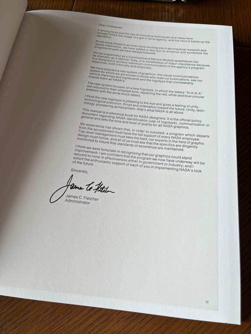 NASA グラフィックスタンダードマニュアル