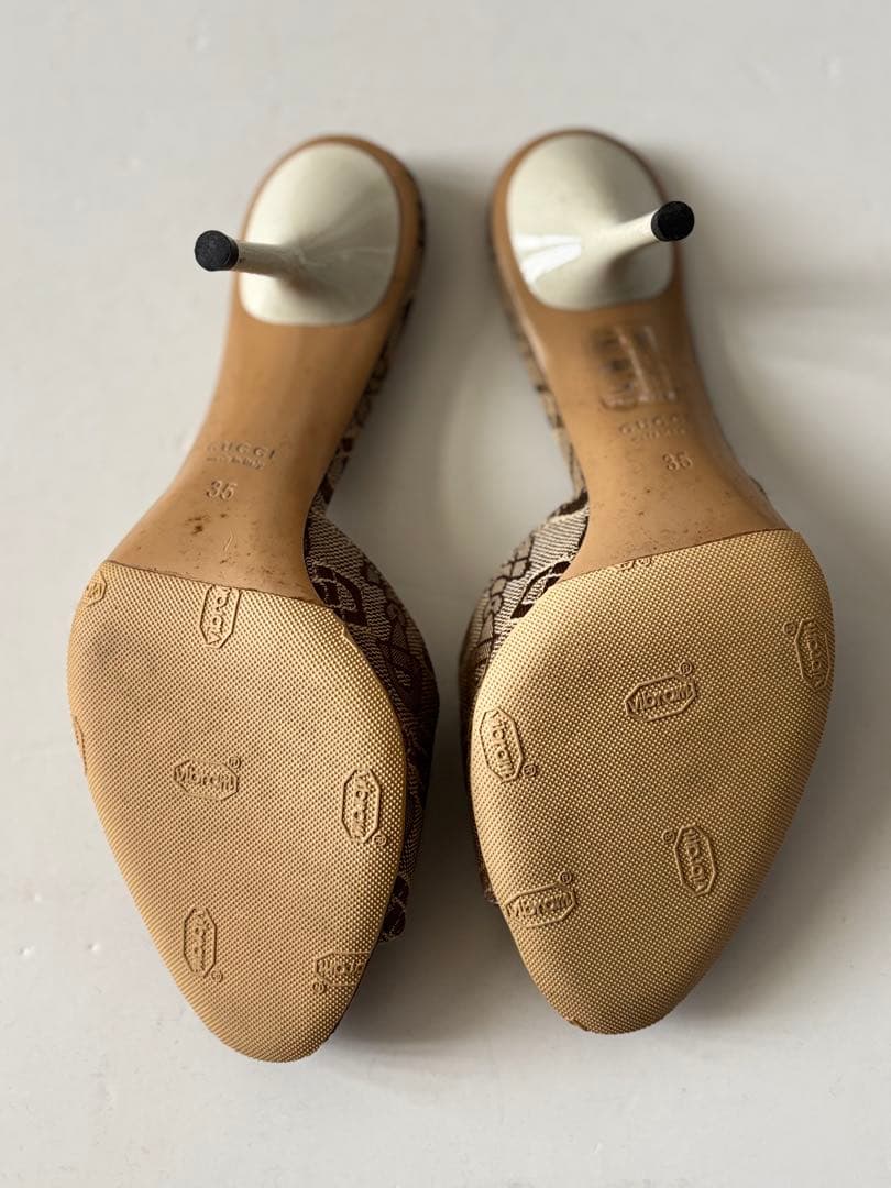 GUCCI ベージュ オープントゥ ミュール