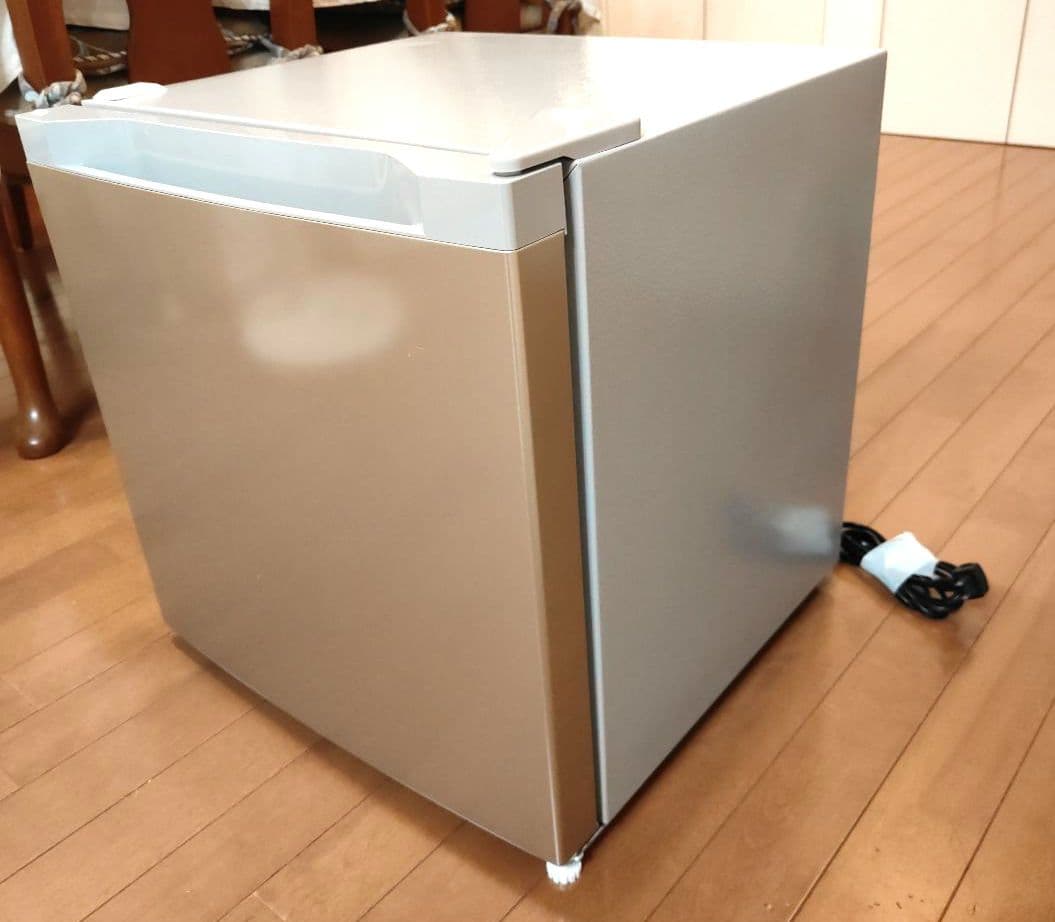 【美品】小型冷凍庫　2024年製 アイリスオーヤマPF-A31FD-N【取説付】