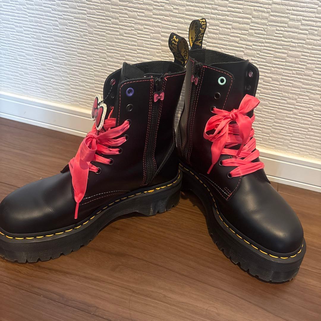 ドクターマーチン　サンリオ　UK6