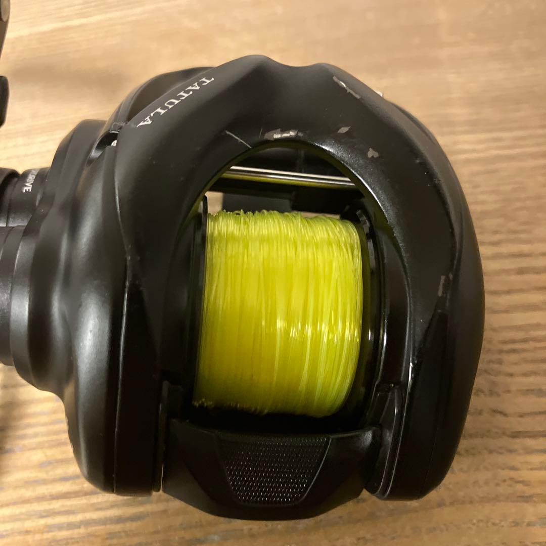 24タトゥーラ 8.1 ベイトリール 黒