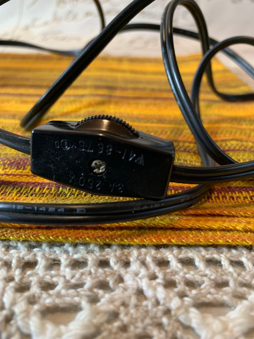 ドイツ製　ビンテージ雑貨　陶器の電気アロマ装置。可愛いわんちゃんが光って匂う！