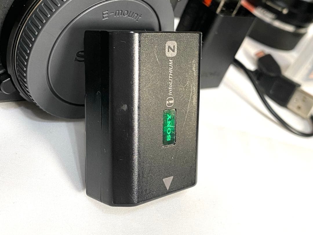 SONY α6600 Tamron f2.8ズームレンズ SDカード64GB