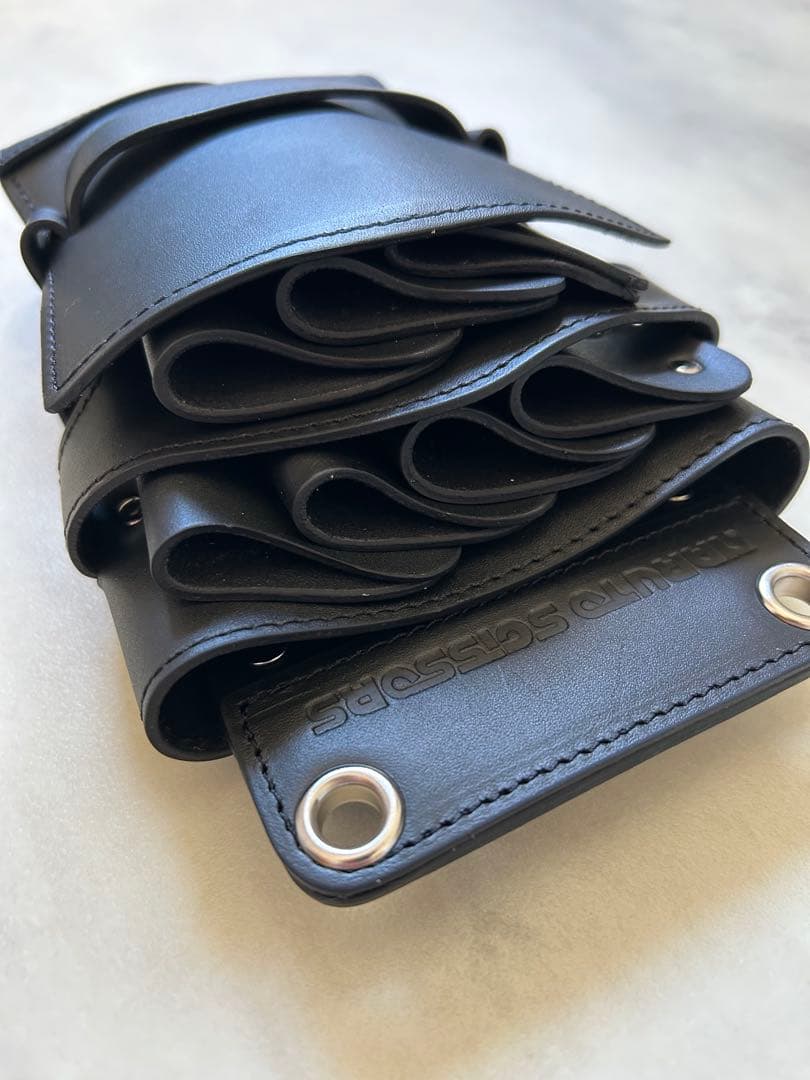 新品未使用　ナルトシザーケース　本革　ブラック　7丁収納可