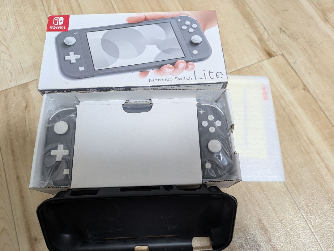 Nintendo Switch Lite グレー 本体　本体カバー付