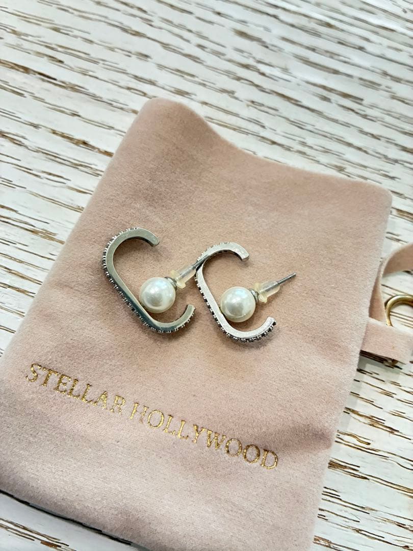 STELLAR HOLLYWOOD パール付きピアス