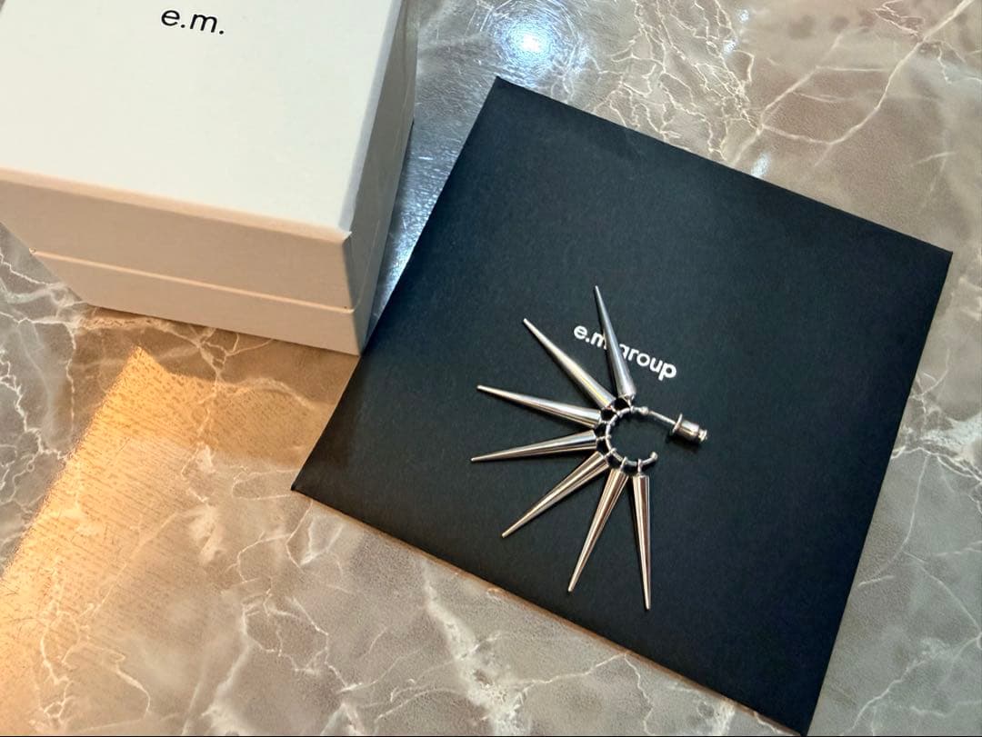 e.m. シルバースタッズ ピアス片耳用