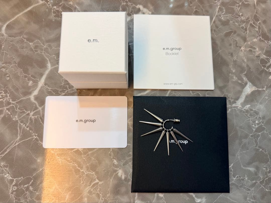 e.m. シルバースタッズ ピアス片耳用