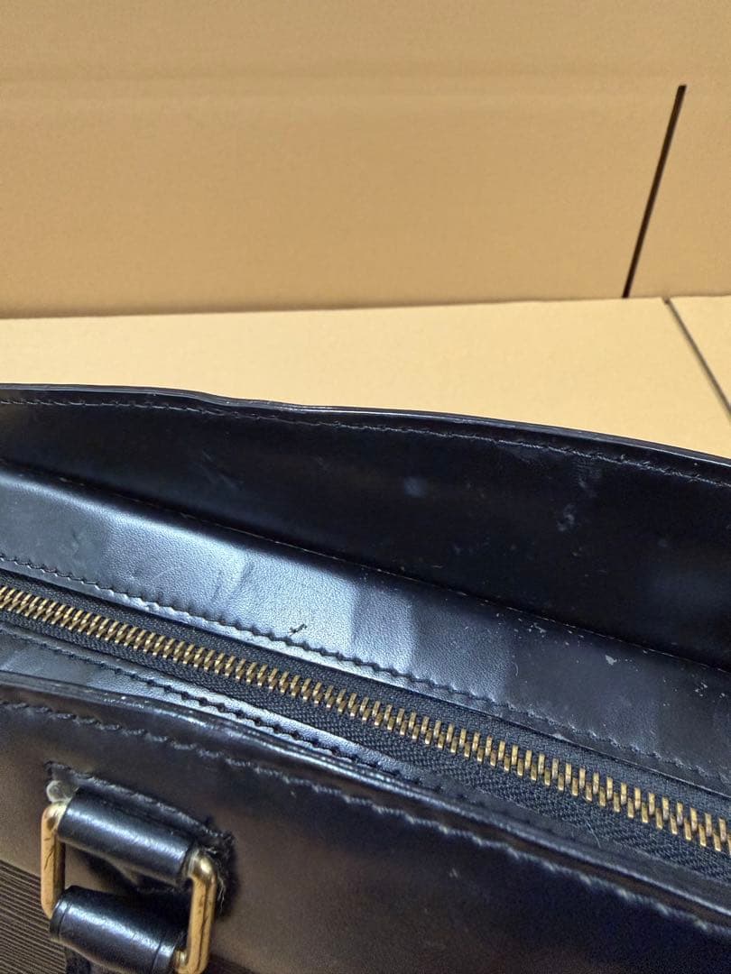 LOUIS VUITTON　ビジネスバッグ　エピ　レザー　リヴィエラ