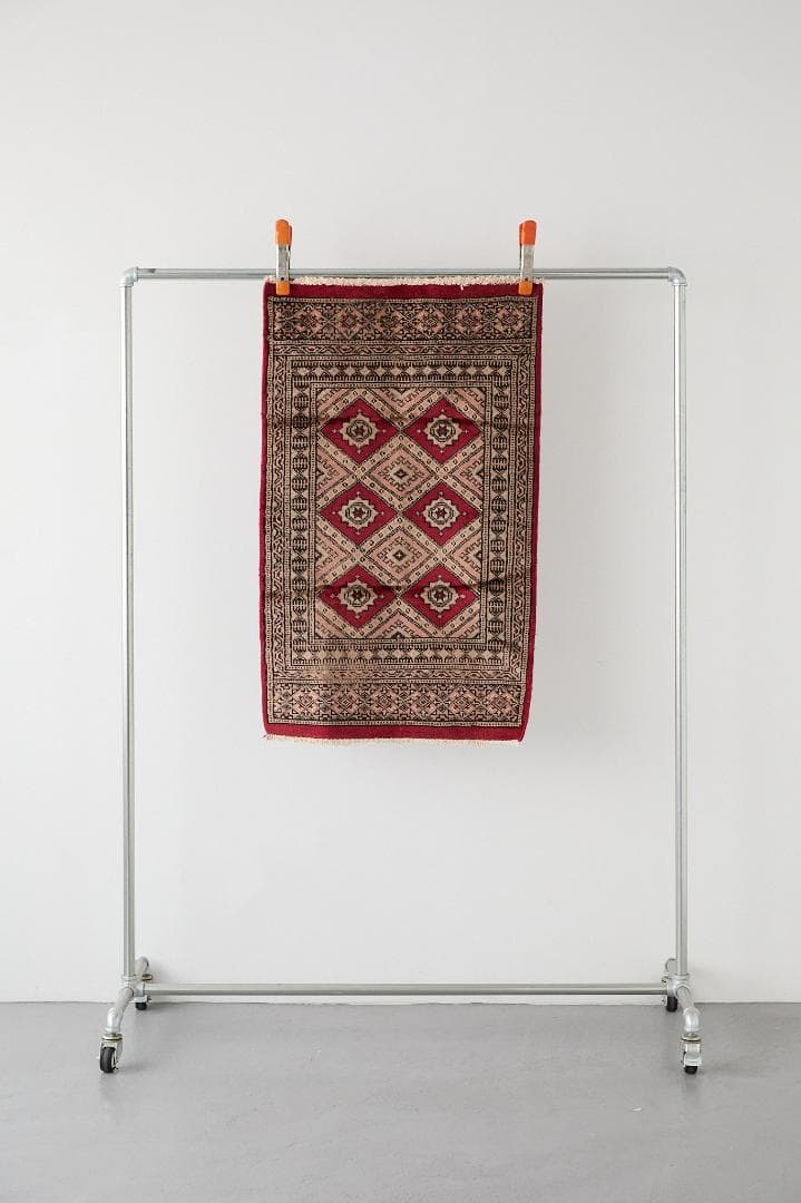 ヴィンテージラグ　トライバルラグ　パキスタン産（100×59cm）ベージュ　赤