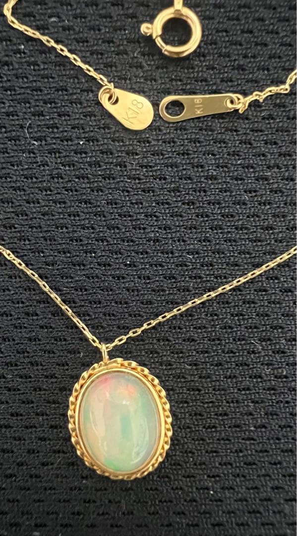 オパール　K18ネックレス