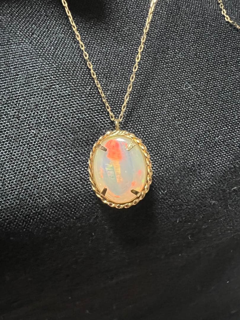 オパール　K18ネックレス