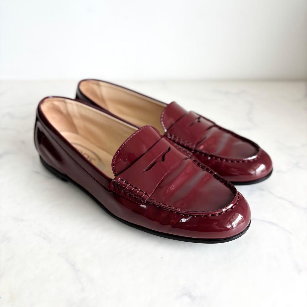 美品 トッズ 36.5 ゴンミーニ ドライビングシューズ エナメル バーガンディ