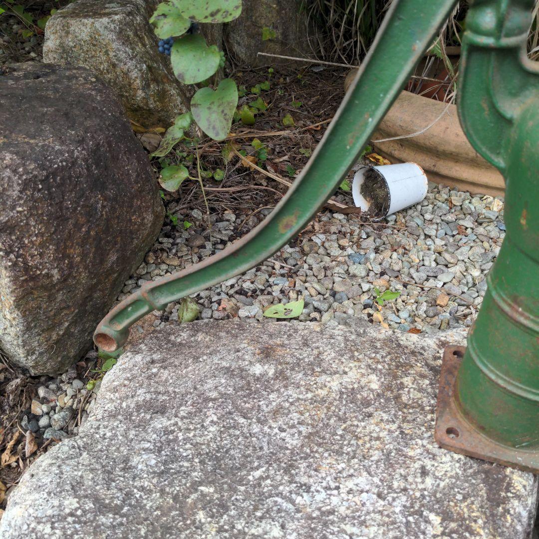 ミ*ル様 手押し井戸ポンプ　レトロ井戸ポンプ　ガッチャンポンプ　ジャンクガーデン