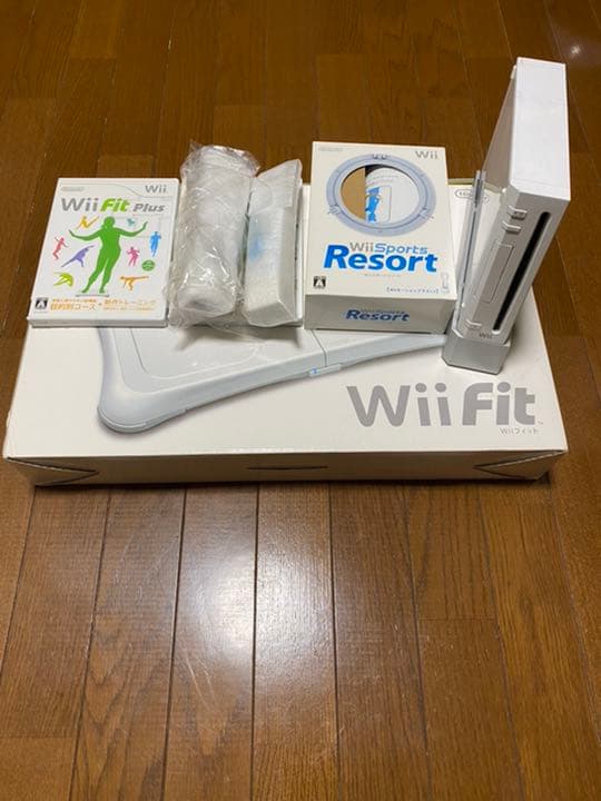 任天堂Wii +Wii fit その他周辺機器コントローラー　ソフト