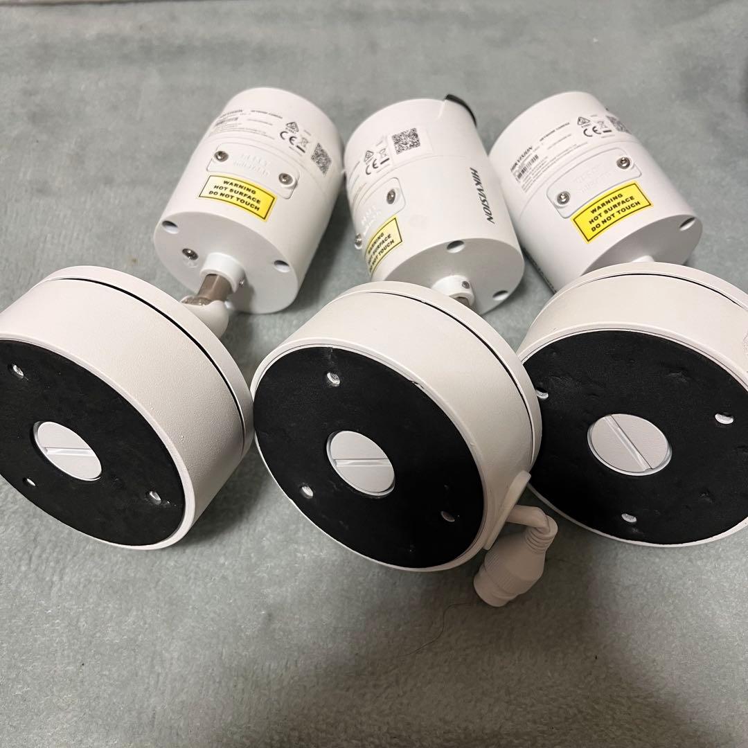 DS-7604NI-I1/4Pネットワークビデオレコーダー　カメラx3