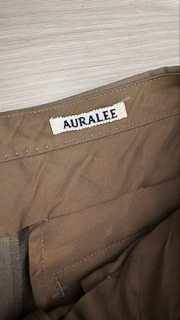 AURALEE BLUEFACED WOOLパンツ