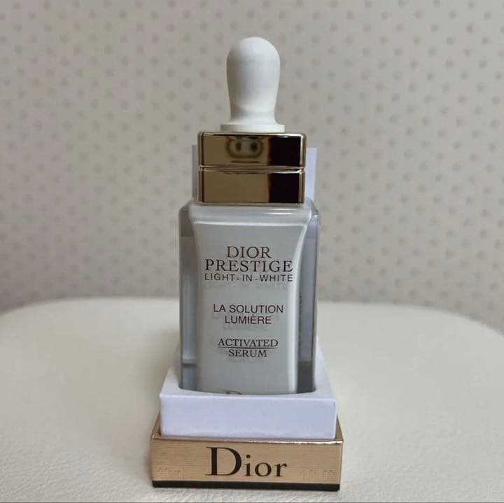 【新品】DIOR プレステージホワイトラ ソリューション ルミエールライトセラム