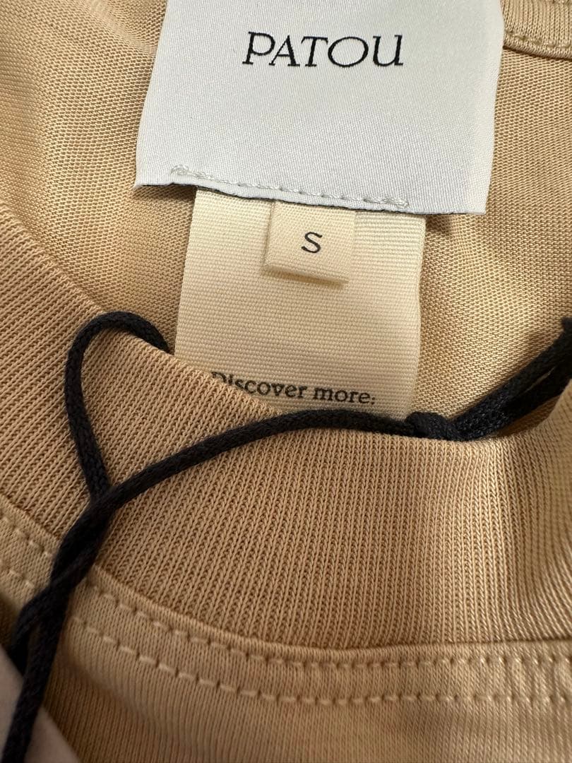 どれみ新品タグ付PATOUパトゥ☆ベージュ ロゴ Tシャツ　 S☆