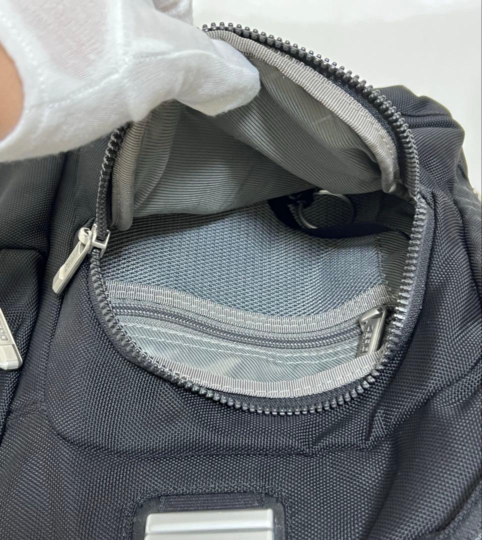 美品 ZEROHALLIBURTON ビジネスバッグ 2way 多機能